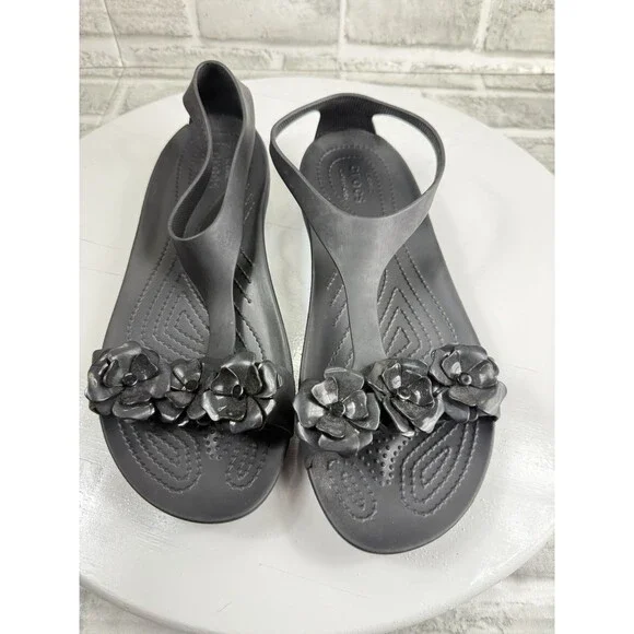 Crocs Serena Women's Size 11 Black T Strap Floral Embellish Bach Summer Sandals - Picture 10 of 12